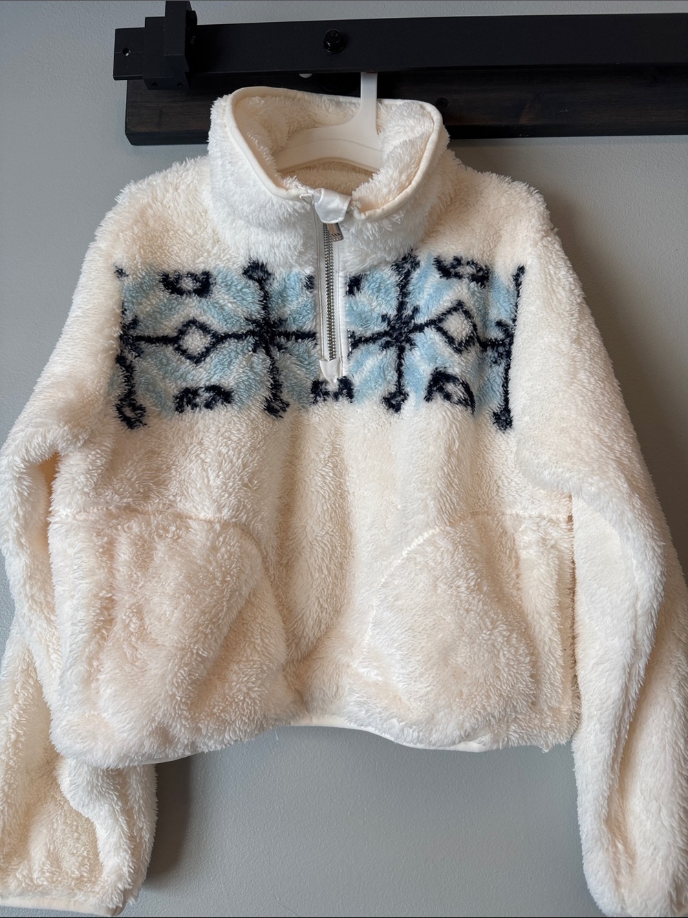 all in motion Cream Sherpa Half-Zip Jacket with Blue and Black Geo Detail